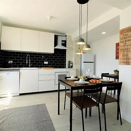 River View By Homing Apartment